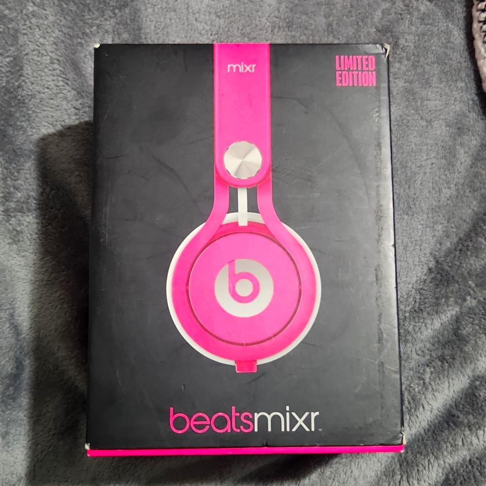 Pink Limited Edition Beats